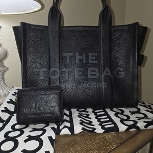 Marc Jacobs Medium Black The Tote Bag and The Wallet Set